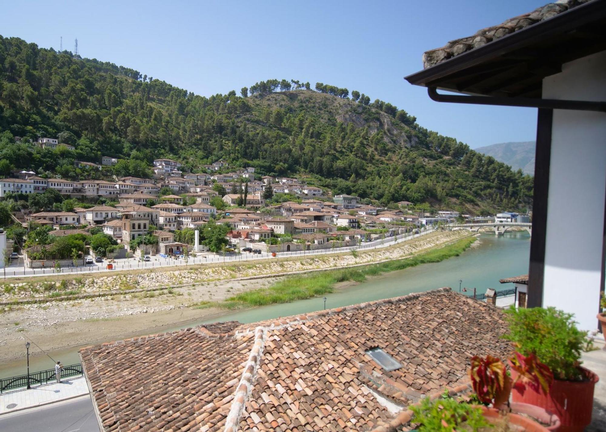 Decolli Berat